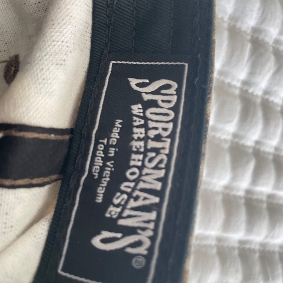 Its hugging season  kids hat - Picture 3 of 3